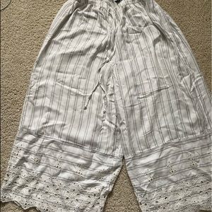American eagle cropped pants